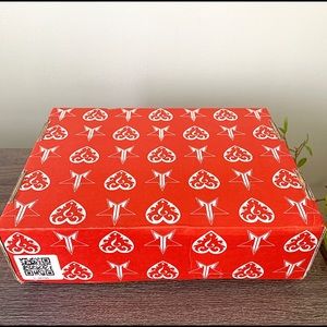 Jeffree star valentines mystery box deluxe / S